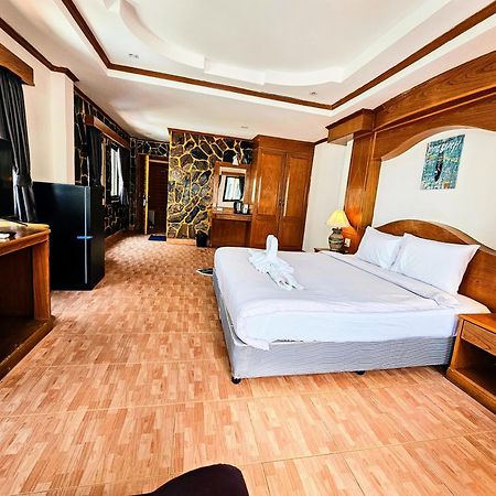 Patong Rockshore Exterior foto