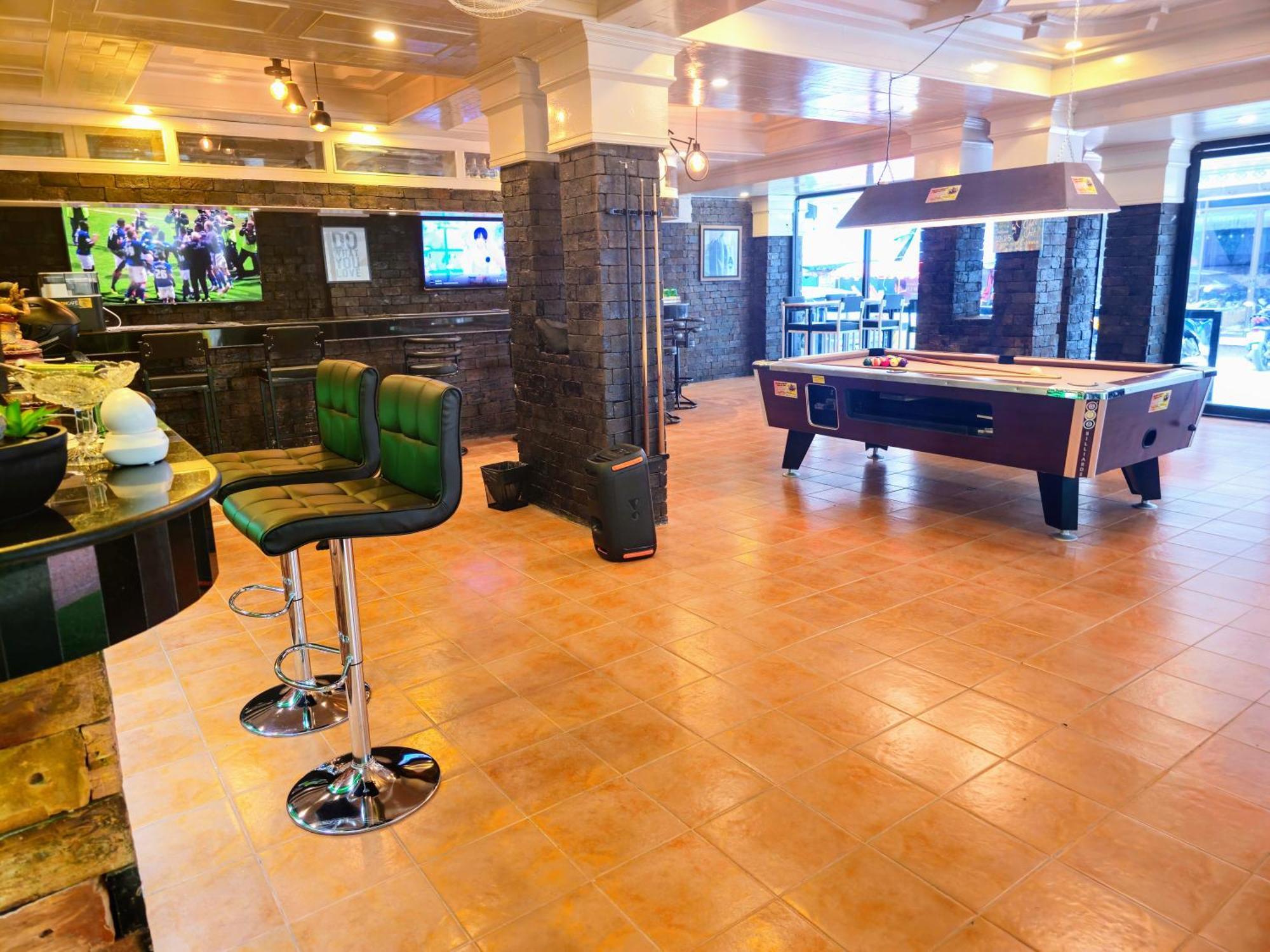 Patong Rockshore Exterior foto