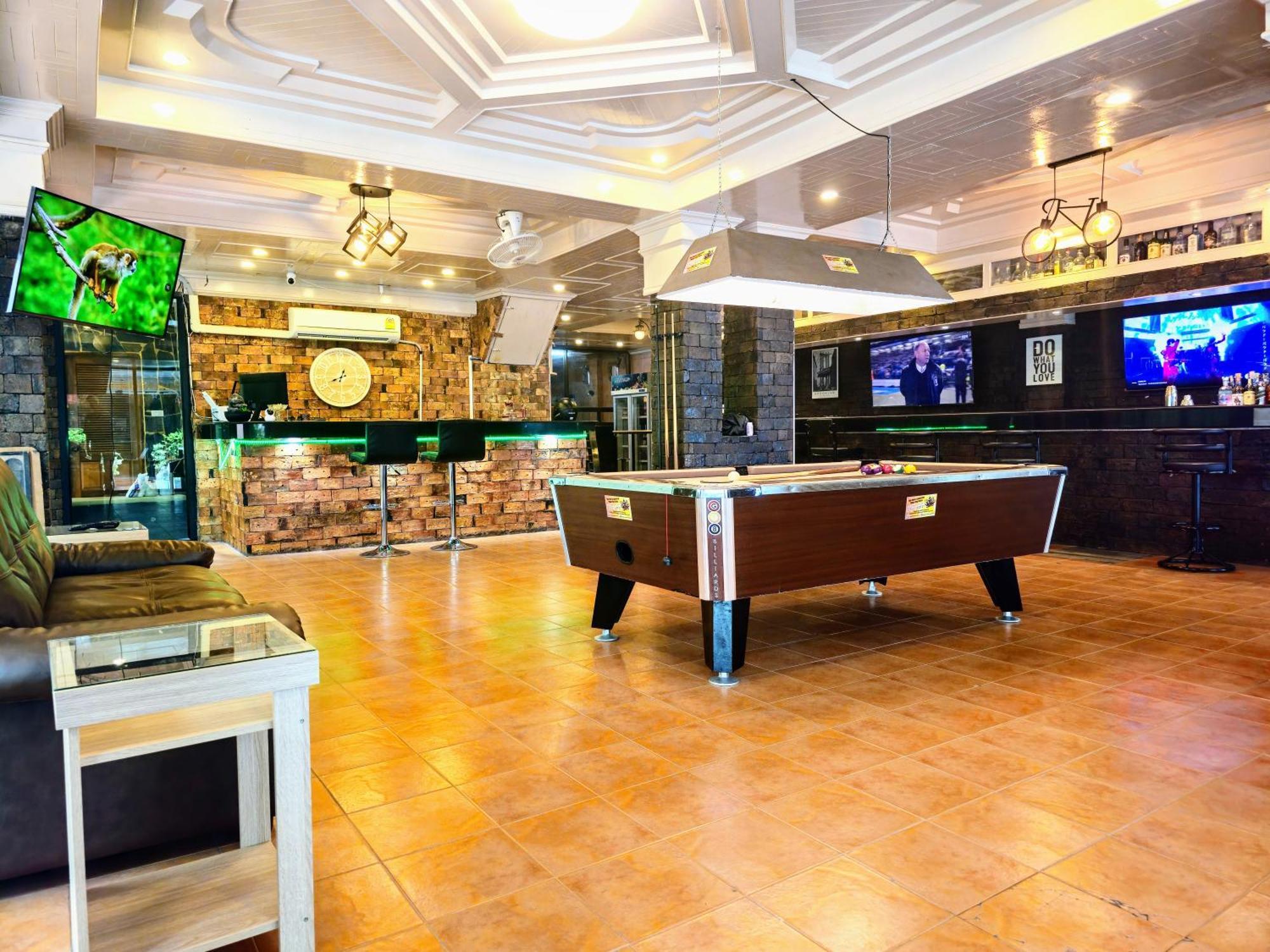 Patong Rockshore Exterior foto
